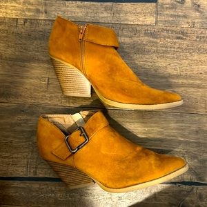 Booties with buckle